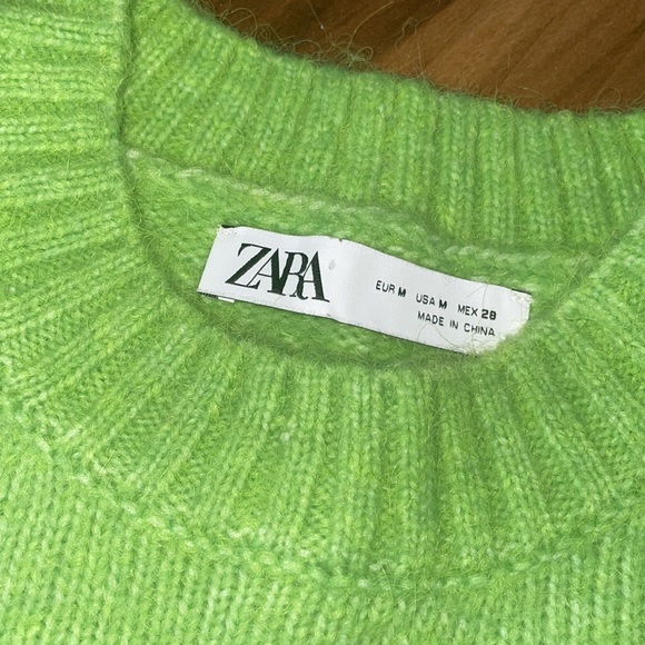 Super soft lime green sweater - Picture 2 of 3